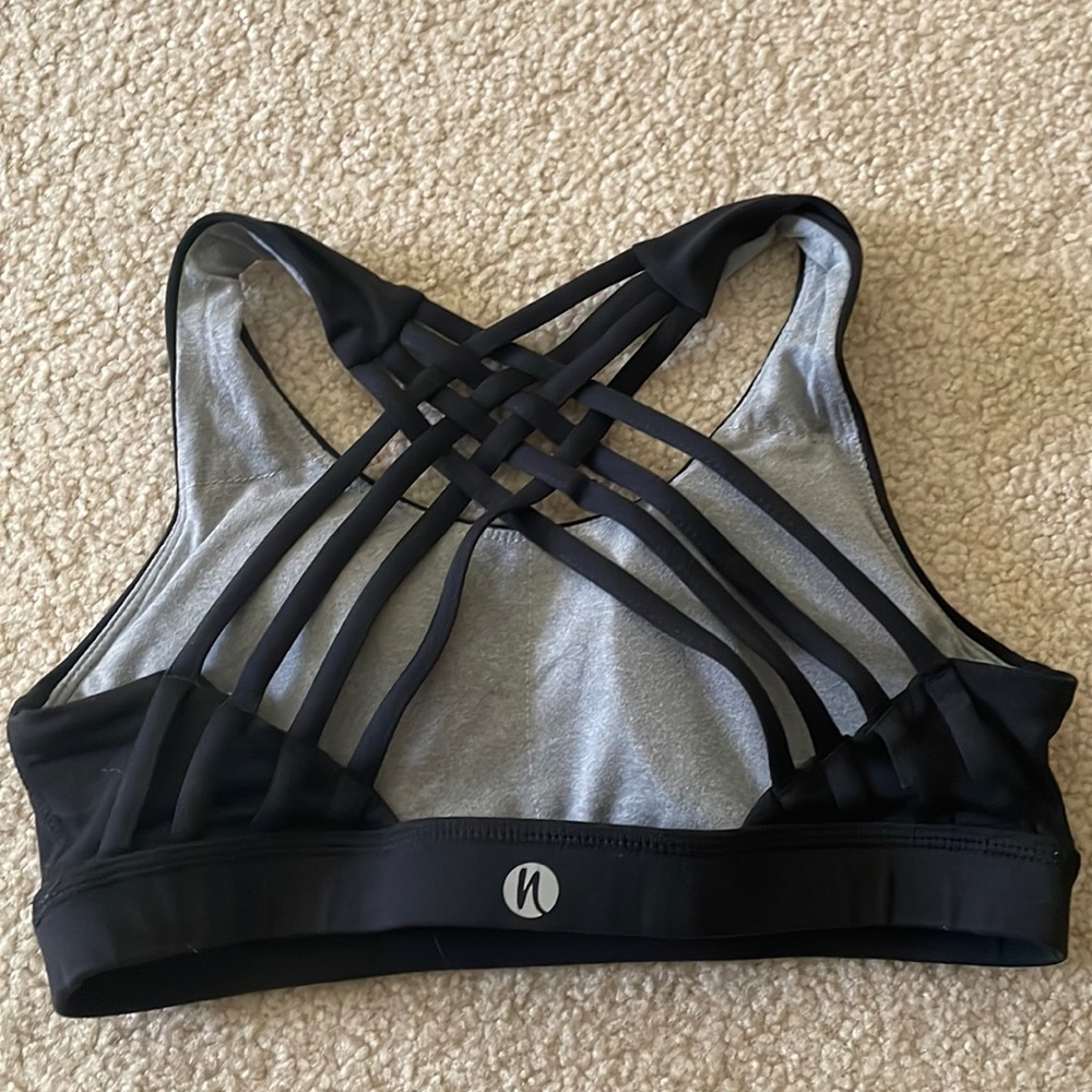 Cross strap sports bra